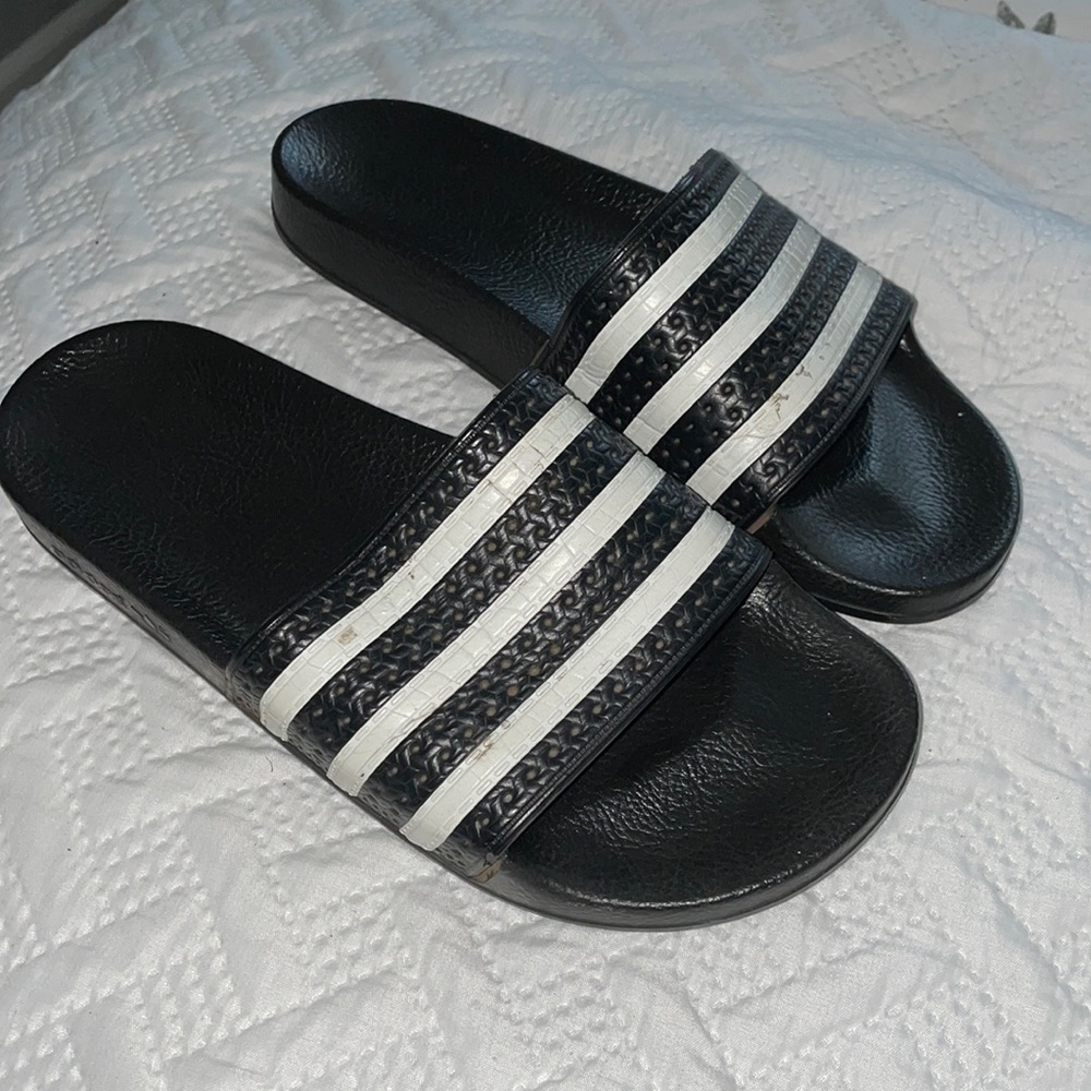 Addias slides